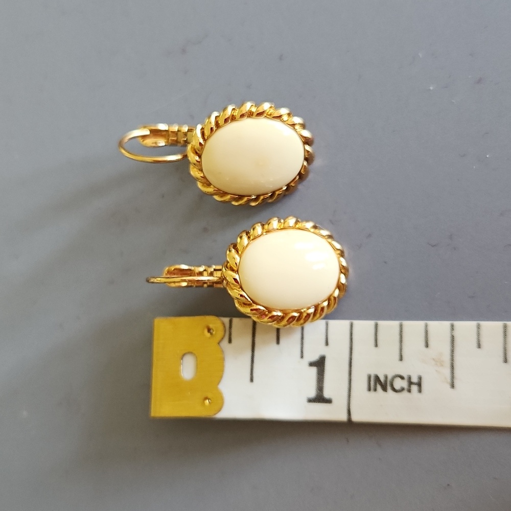Elegant Gold and Cream Earrings - Picture 10 of 12